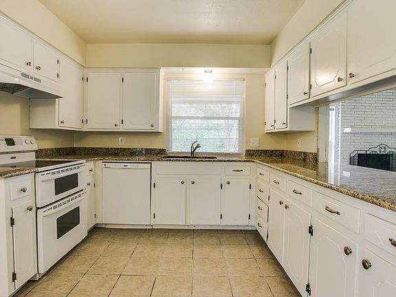 2nd image of 220 Rhineland Rd