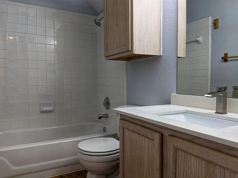 1702 Southwestern Trl — Photo 8