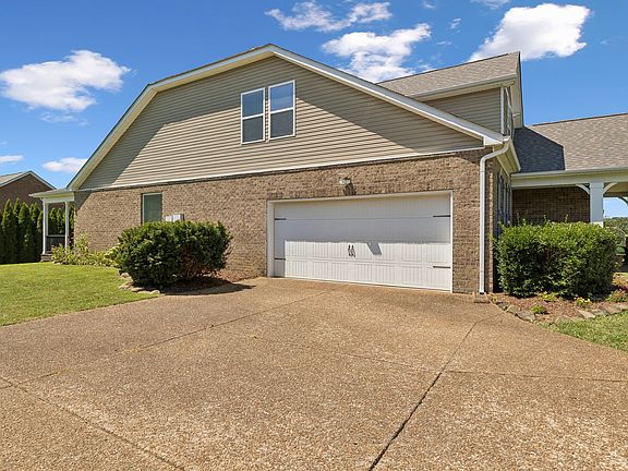 5th image of 2293 Dewey Dr