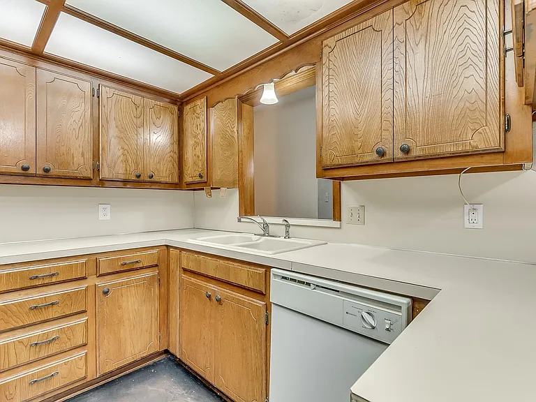 1518 E Boyd St — Photo 11