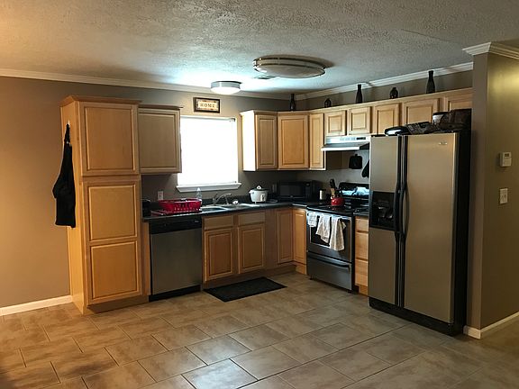 2nd image of 3104 Aster St