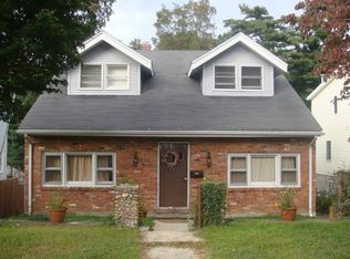 18 Pleasant St, Cos Cob, CT 06807