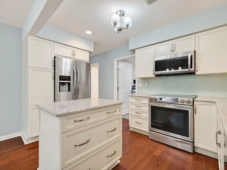 1526 Dirkson Ct — Photo 14