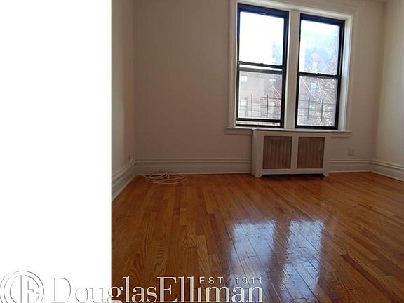 3rd image of 206 W 104th St APT 56