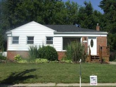2209 Barstow Rd, Lansing, MI, 48906