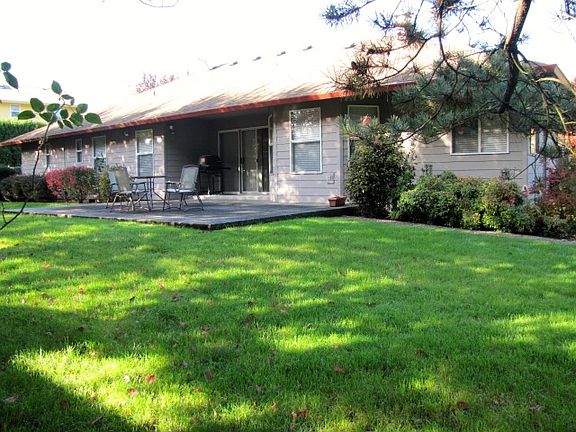 5th image of 11115 NE 6th Ct