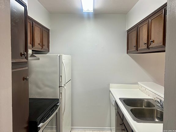 4th image of 8702 Village Dr #813