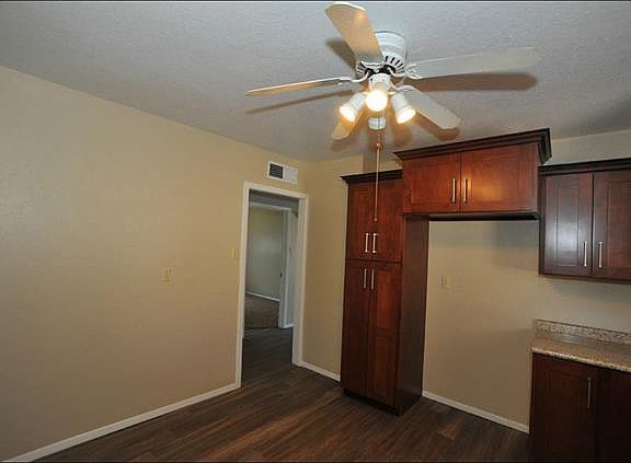 5th image of 5911 E Yandell Dr