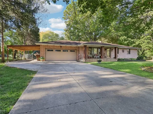 1964 Woodley Blvd, Akron, OH 44319