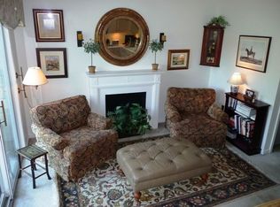 906 N Waterford Ln, Wilmington, DE 19808