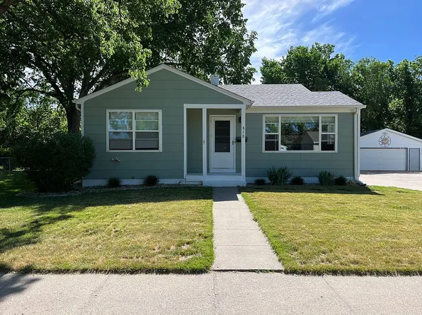 810 Labarge Ct, Pierre, SD 57501