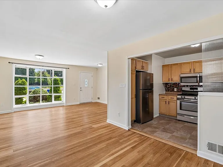 13012 Georgia Ave — Photo 13