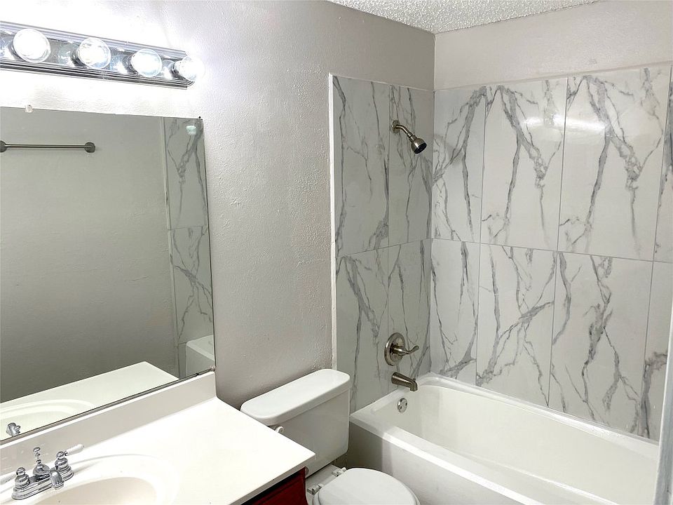 1st image of 9737 Whitehurst Dr APT 4