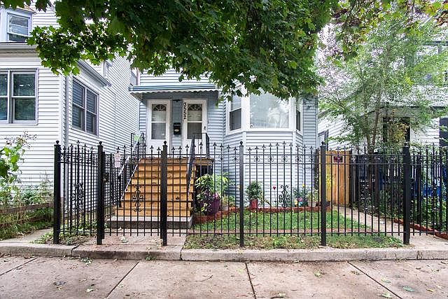 1st image of 3552 W Shakespeare Ave