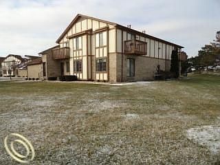 4th image of 950 Country Club Dr