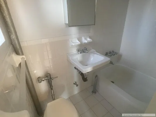 Rented by Sovereign Associates | media 7