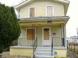 1157 Peters Ave photo 1