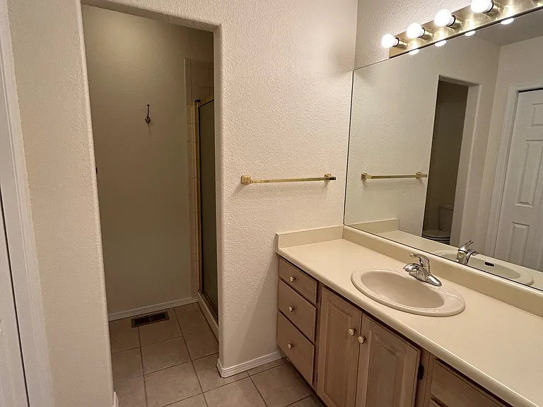 1331 E Parkway Dr #1 — Photo 13