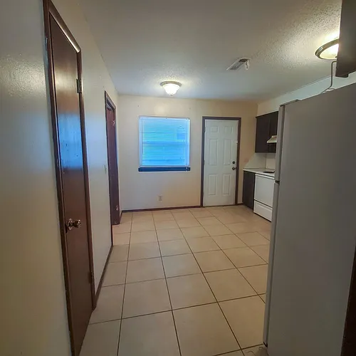 2429 N Market Ave #1/2 Photo 1