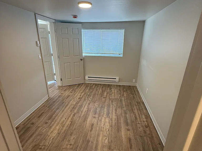 404 W University Way #11 — Photo 4