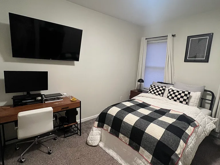 254 Medford St #4 — Photo 7
