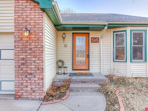 3rd image of 515 & 503 Shorewood Ln