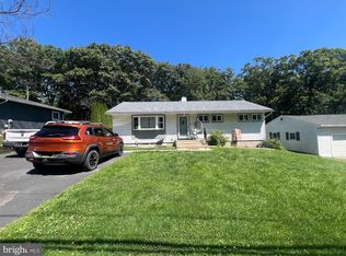 5 Oak St, Mount Pocono, PA 18344