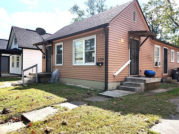 2nd image of 224 N Tacoma Ave