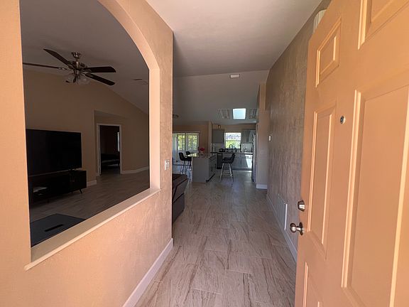 3rd image of 105 Barrington Dr