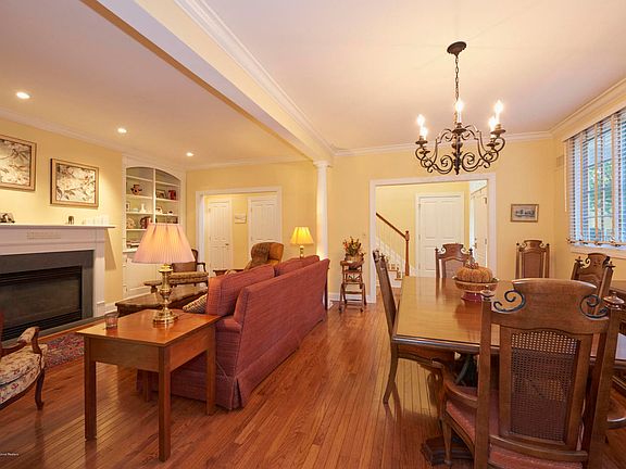 5th image of 47 Thornbrooke Dr