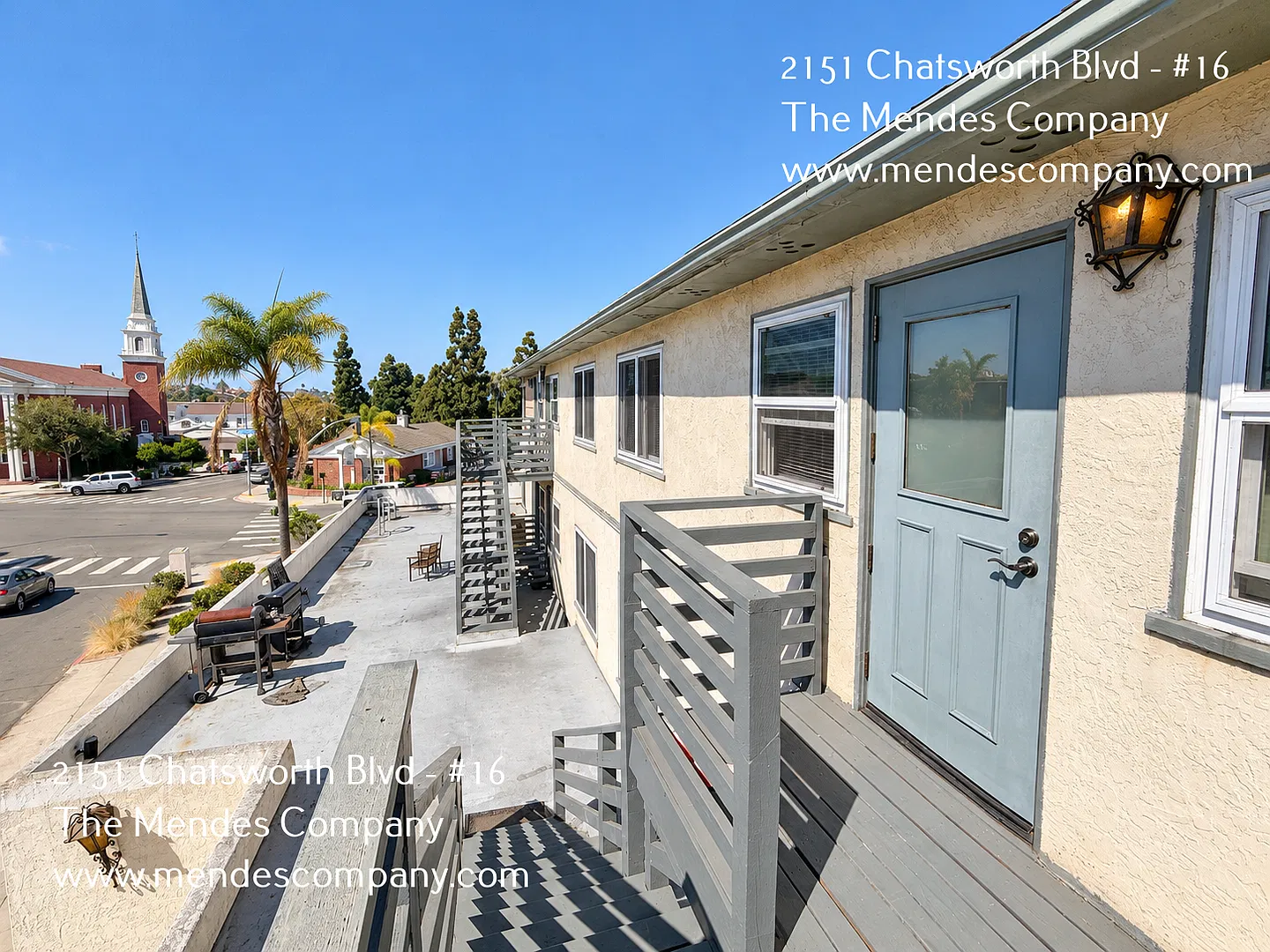 Upstairs 1BD/1BA in Prime Point Loma Location Hardwood Floors & On-Site Laundry! — Photo 1