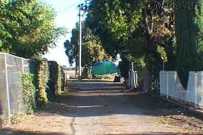 485 Yettner Rd photo 1