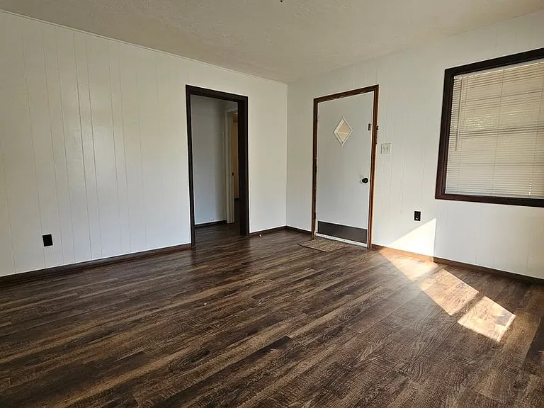 904 W Grant St — Photo 3