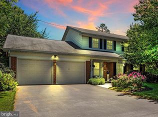 13 Becker Dr, Lititz, PA 17543