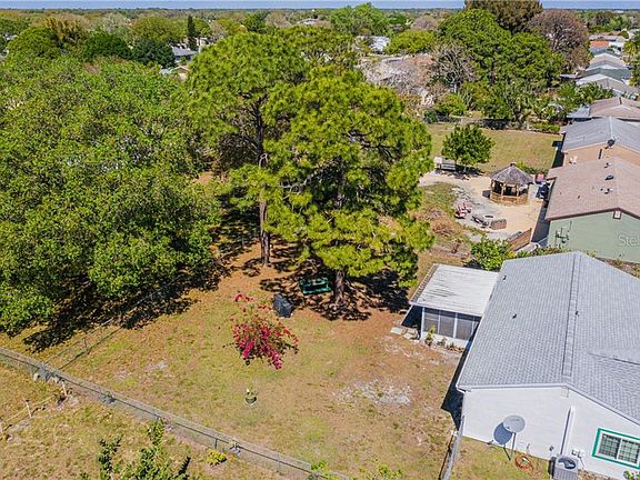 4th image of 3265 Pan American Blvd
