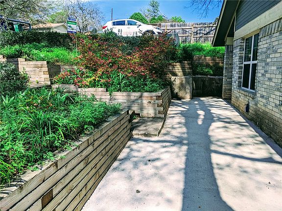 3rd image of 6401 Auburn Dr #A