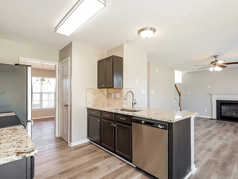2909 Dairywood Ln — Photo 10