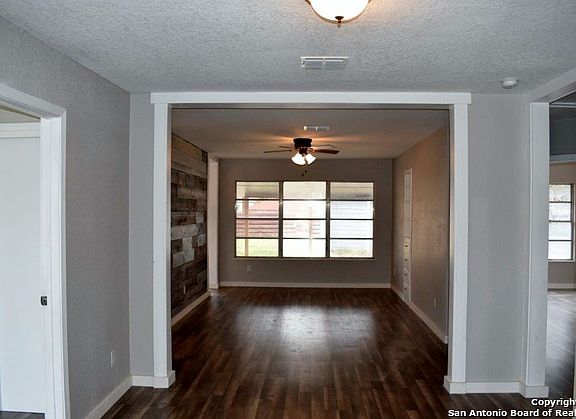 4th image of 431 Bailey Ave