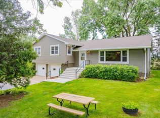 6761 Hickory Ln, Deforest, WI 53532