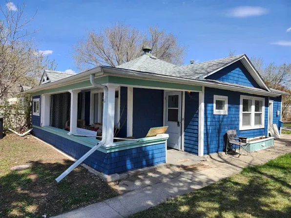 148 3rd St W, Drumheller, AB T0J 0Y4