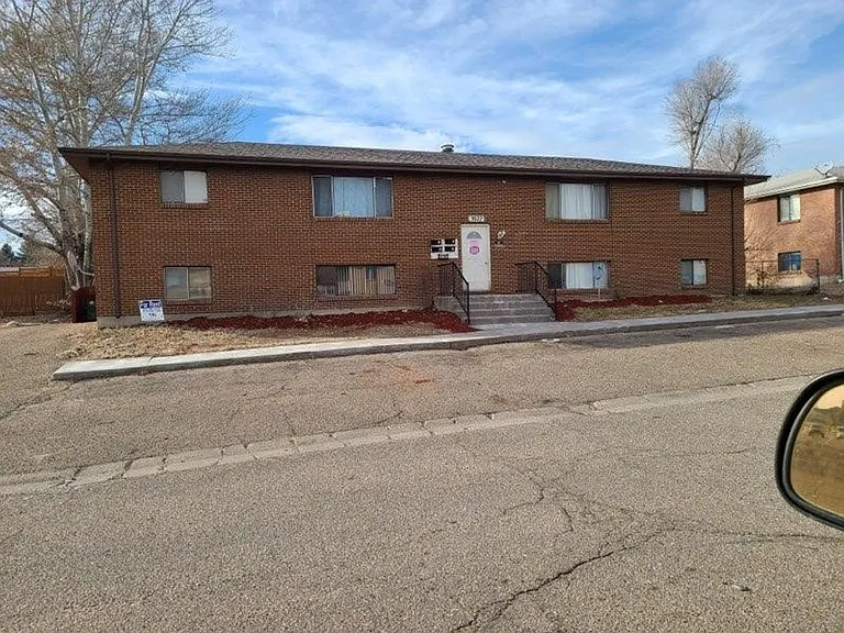 RB3027 — Photo 1