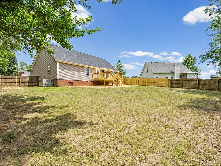 270 Harold Dr — Photo 37
