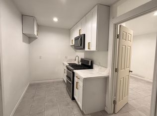 2695 Woodbriar Dr #B, Riverside, CA 92509