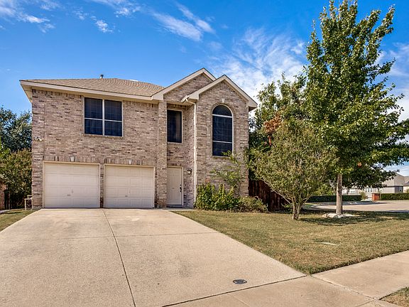 4th image of 2221 Lilac Cir