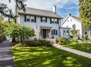 2900 Huntington Rd, Shaker Heights, OH 44120