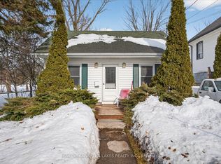 668 Brown St, Peterborough, ON K9J 4K5