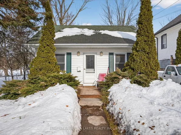 668 Brown St, Peterborough, ON K9J 4K5