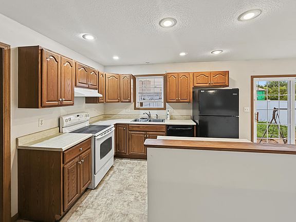 2nd image of 110 Fleming Ct #110
