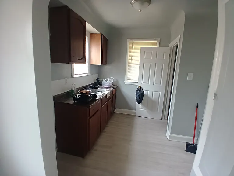 16505B Stansbury St — Photo 4