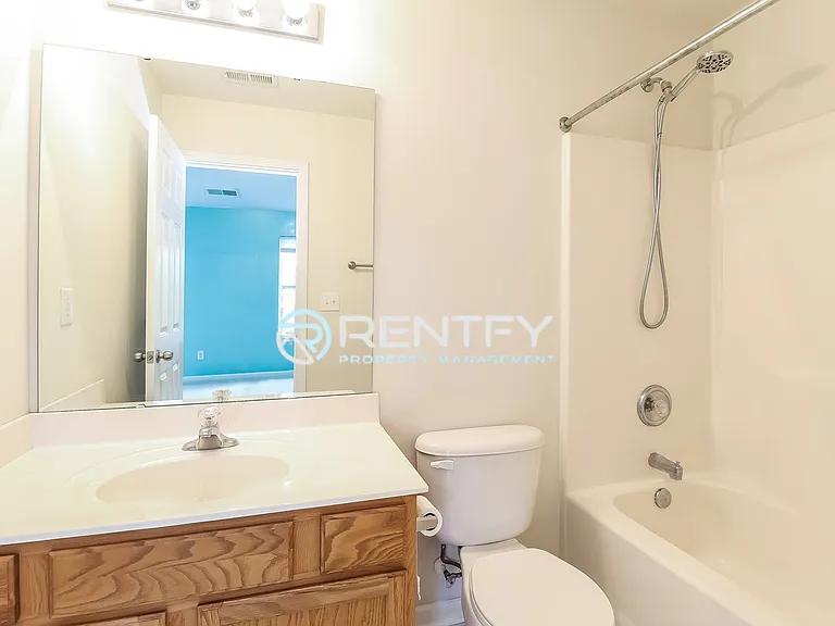 18478 Streamline Ct — Photo 12